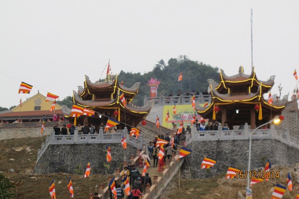 State President attends inauguration of Buddhist pagoda near Ban Gioc waterfall